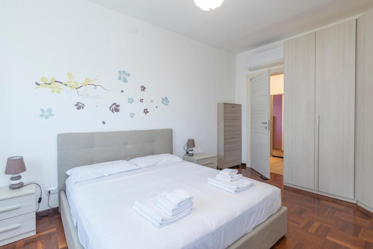Big Apartment - Alcuino 7 Milaan Buitenkant foto