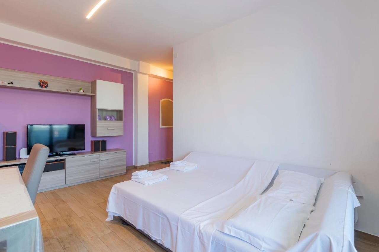 Big Apartment - Alcuino 7 Milaan Buitenkant foto